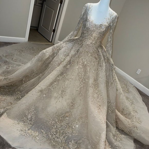 Ziad Nakad Wedding Dress - Picture 1 of 2